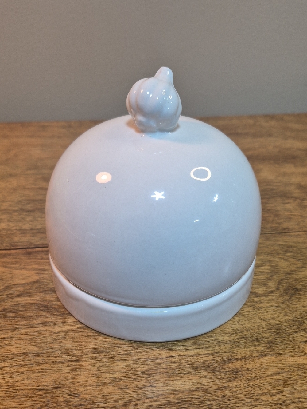 AVON Ceramic Garlic Baker Bakeware/Garlic Storage/Kitchen Decor - Picture 2 of 12